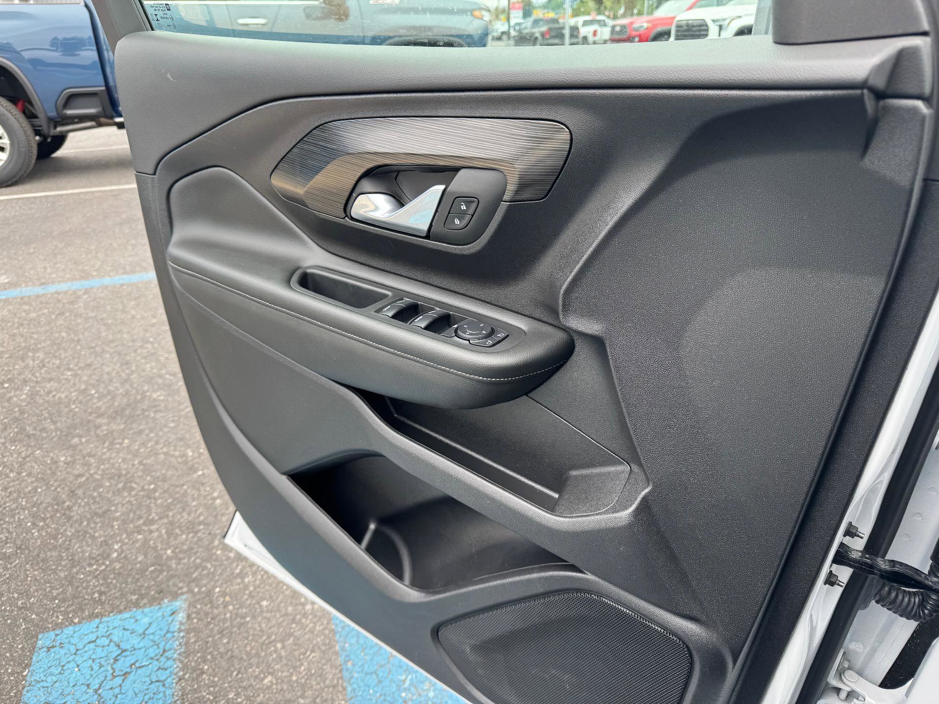 Used 2024 GMC Terrain SLE image 26