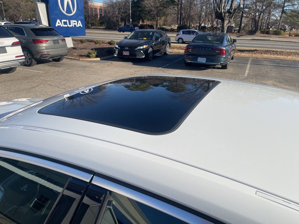 Used 2025 BMW 330i xDrive Sedan image 11