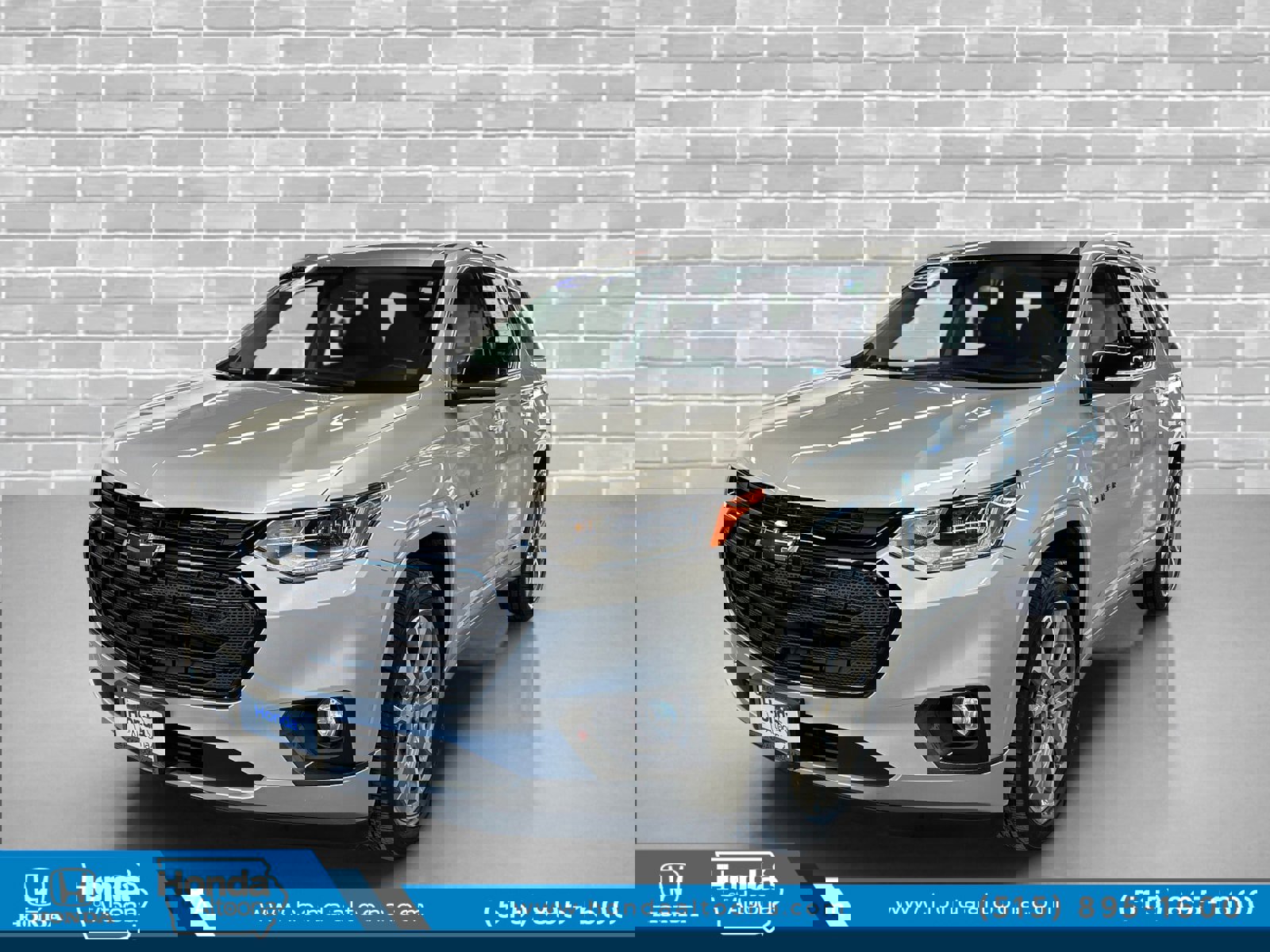 Used 2021 Chevrolet Traverse Premier w/ LPO, Blackout Package image 1