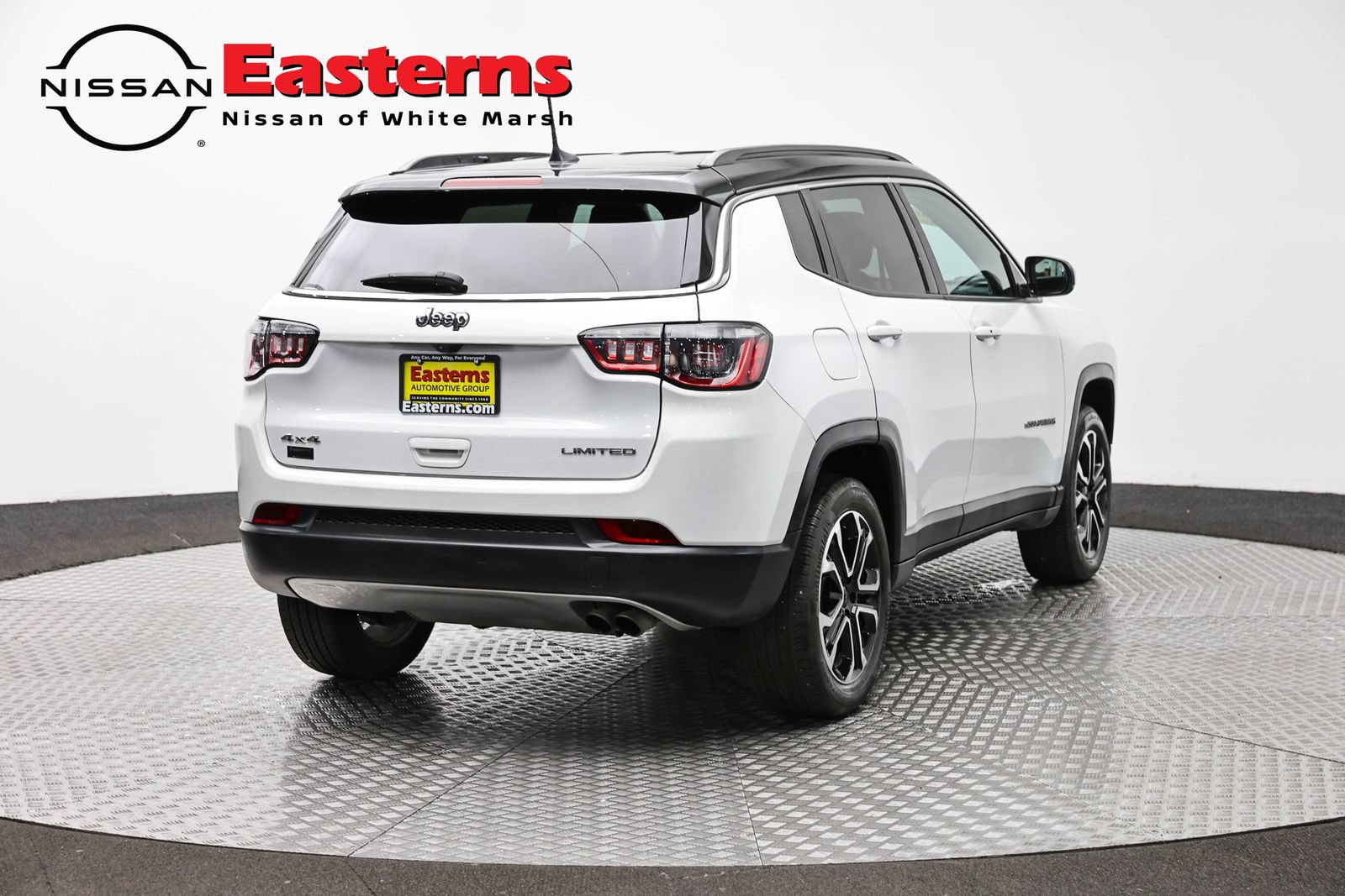 Used 2022 Jeep Compass Limited AWD/4WD image 5