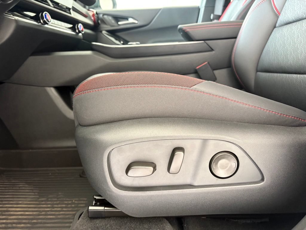 New 2027 Chevrolet Equinox RS w/ Safety and Technology Package FWD image 29