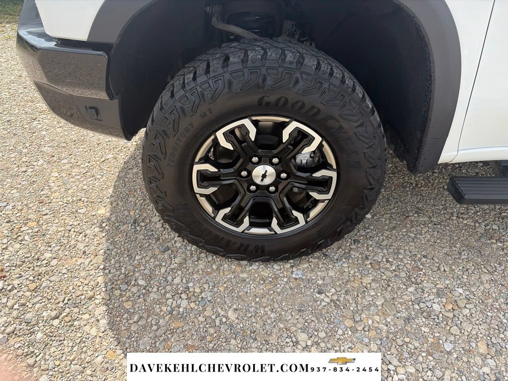 Used 2025 Chevrolet Silverado 1500 ZR2 w/ Technology Package AWD/4WD image 40
