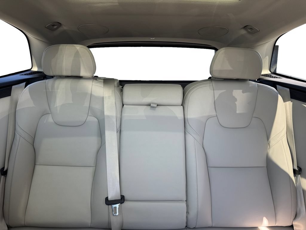 New 2027 Volvo XC60 B5 Ultra AWD/4WD image 25