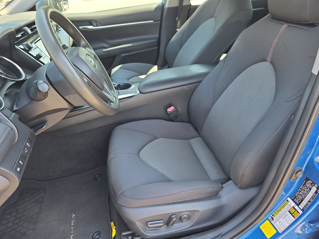 Used 2019 Toyota Camry LE FWD image 11