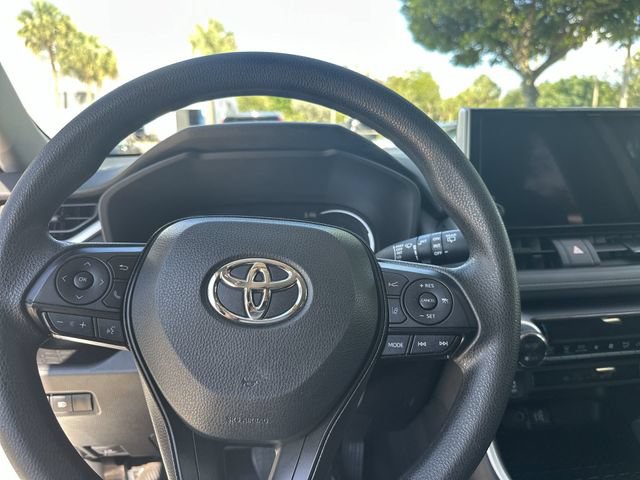 Used 2024 Toyota RAV4 XLE FWD image 28