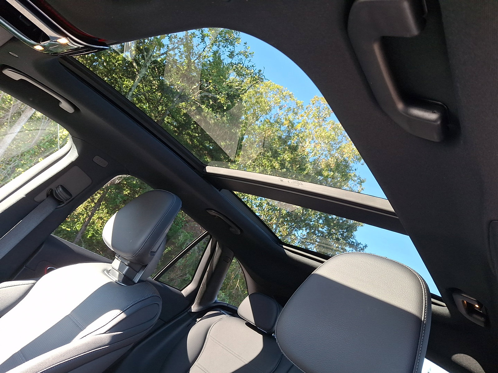 Certified 2025 Mercedes-Benz GLC 300 4MATIC SUV image 14