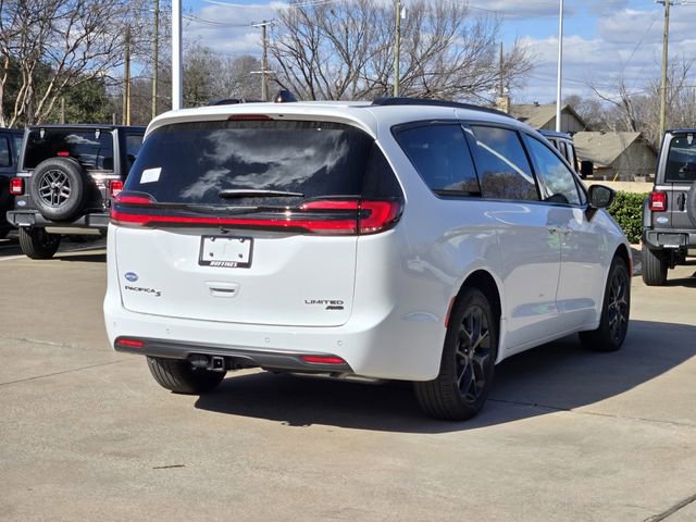 New 2026 Chrysler Pacifica Limited w/ S Appearance Package AWD/4WD image 4