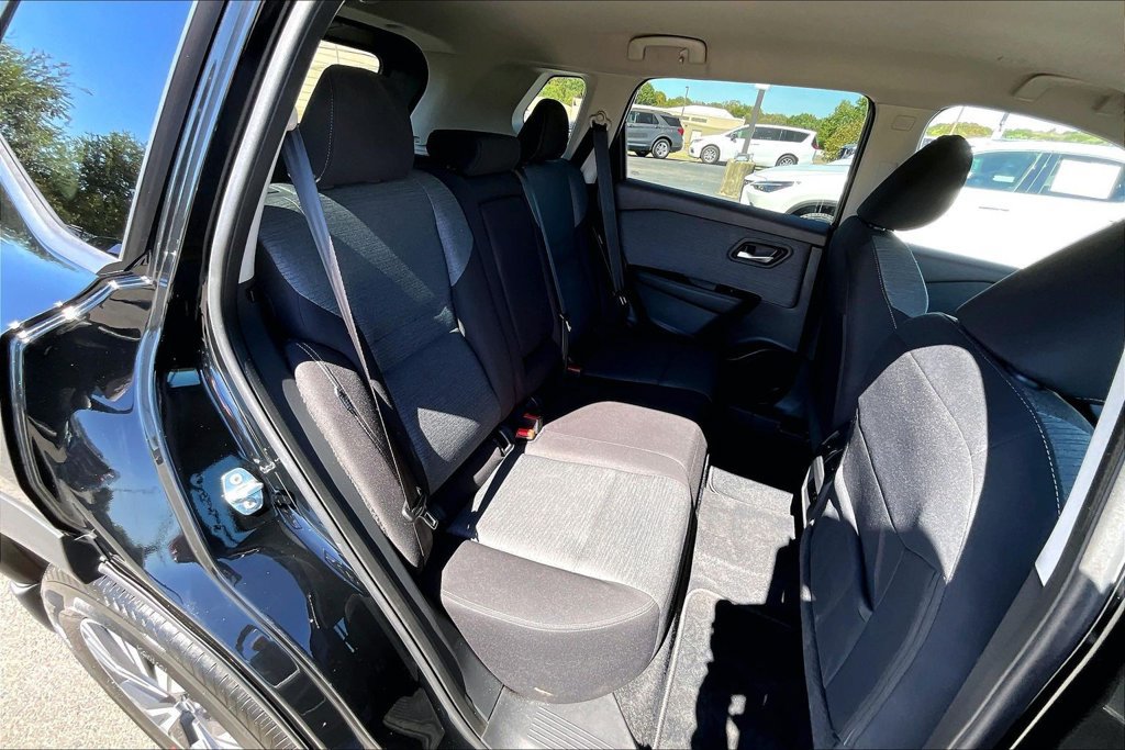 Used 2023 Nissan Rogue SV AWD/4WD image 27