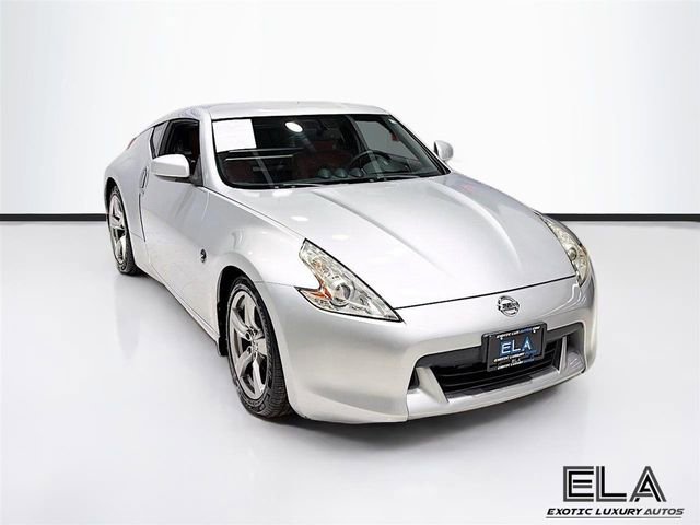 Used 2009 Nissan 370Z Touring image 2