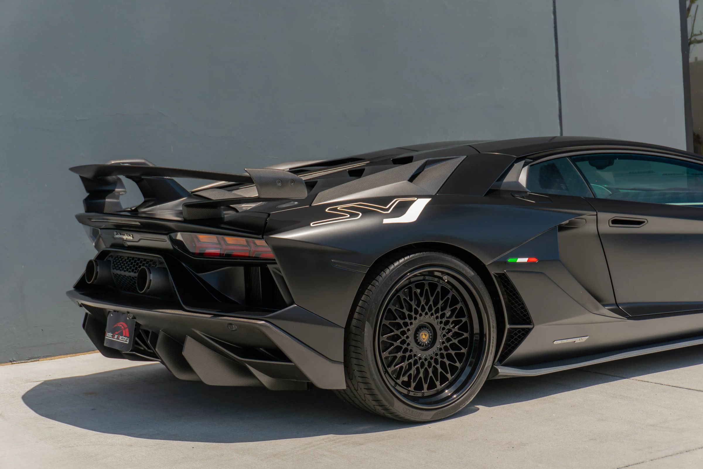 Used 2019 Lamborghini Aventador SVJ AWD/4WD image 41