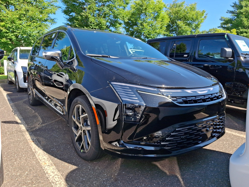 New 2027 Chrysler Pacifica Pinnacle w/ Theater Group AWD/4WD image 2