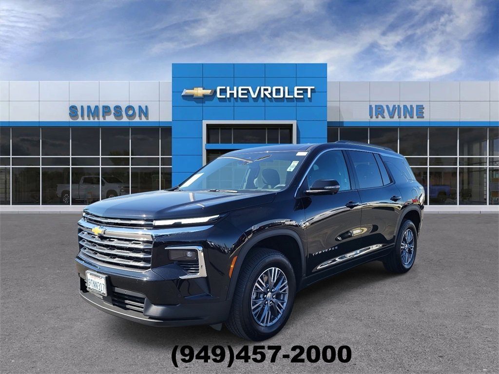 Used 2025 Chevrolet Traverse LT w/ Enhanced Driving Package image 4