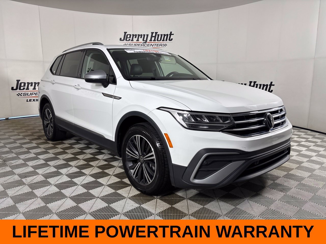 Used 2024 Volkswagen Tiguan Wolfsburg Edition FWD image 4