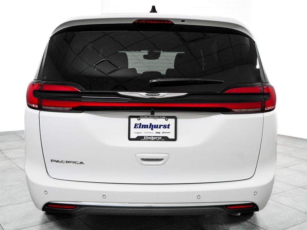 New 2026 Chrysler Pacifica Select FWD image 6