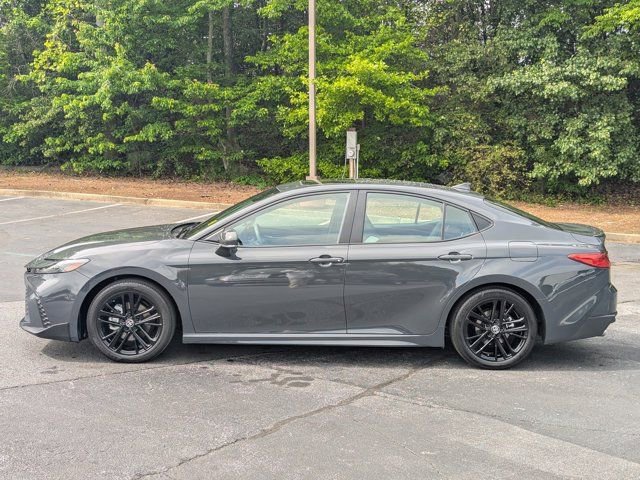 Used 2025 Toyota Camry SE w/ Convenience Package FWD image 4
