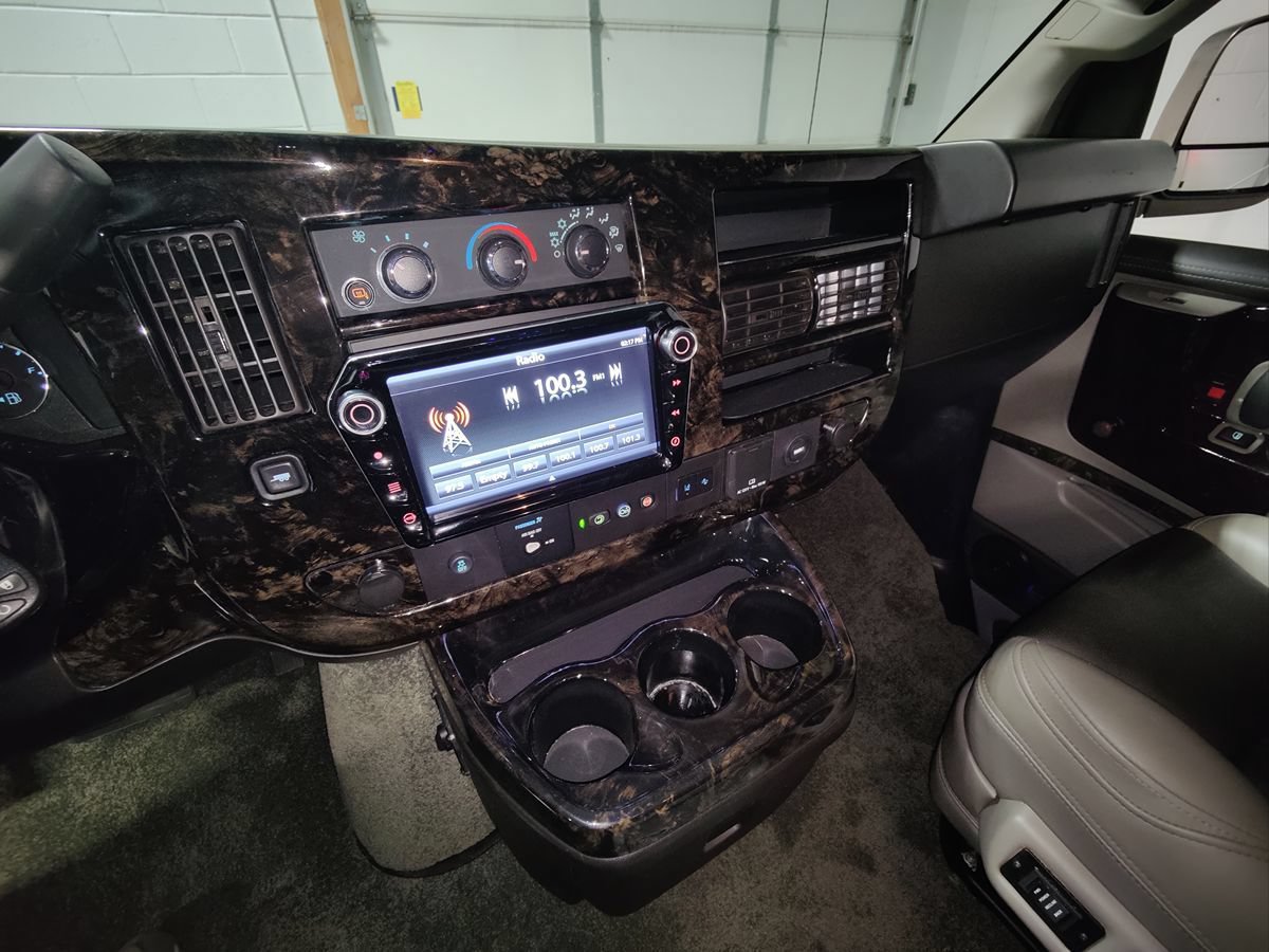 Used 2022 Chevrolet Express 2500 Extended w/ Enhanced Convenience Package RWD image 33