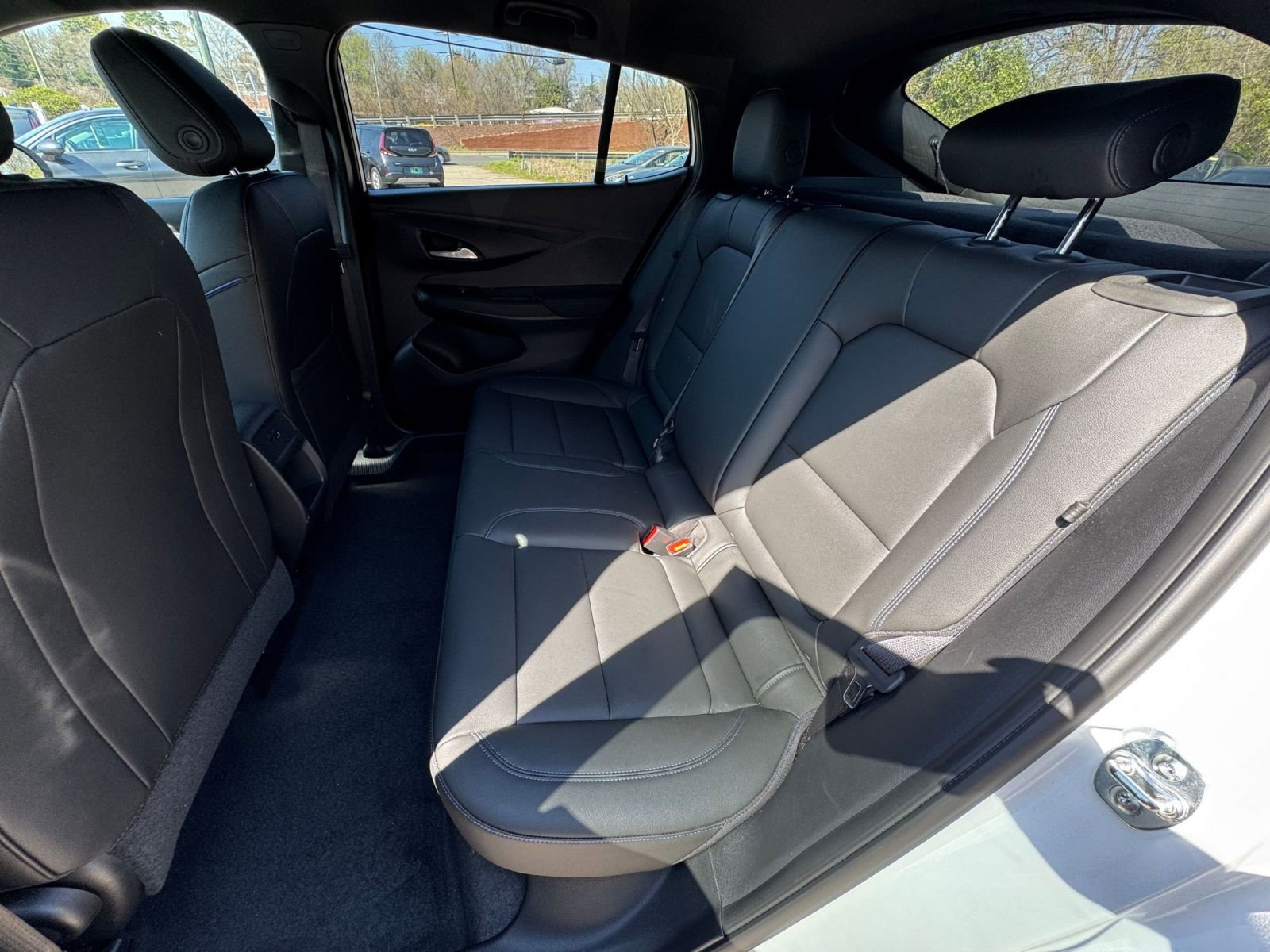 Used 2025 Buick Envista Sport Touring image 33