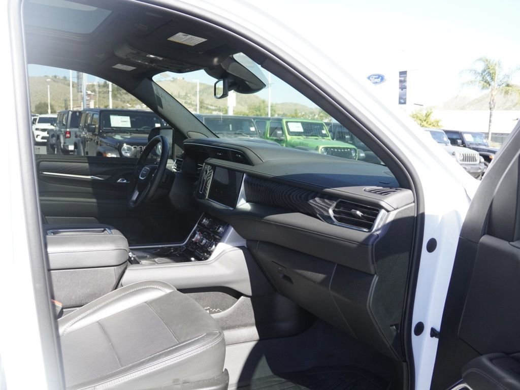 Used 2023 GMC Yukon XL Denali image 23