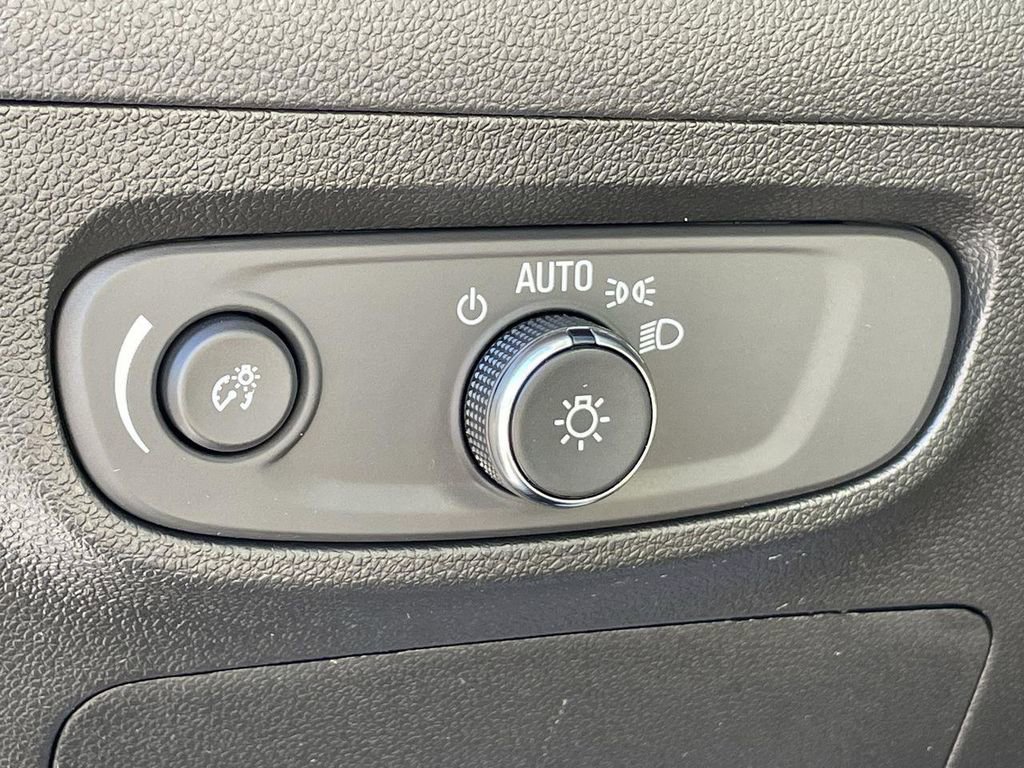 Certified 2024 Buick Encore GX Sport Touring image 17