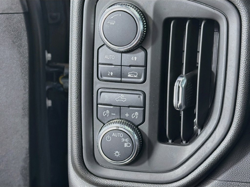 Used 2023 GMC Sierra 1500 Pro w/ Graphite Edition AWD/4WD image 12