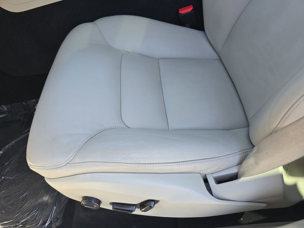 Used 2020 Volvo XC60 T5 Momentum FWD image 32