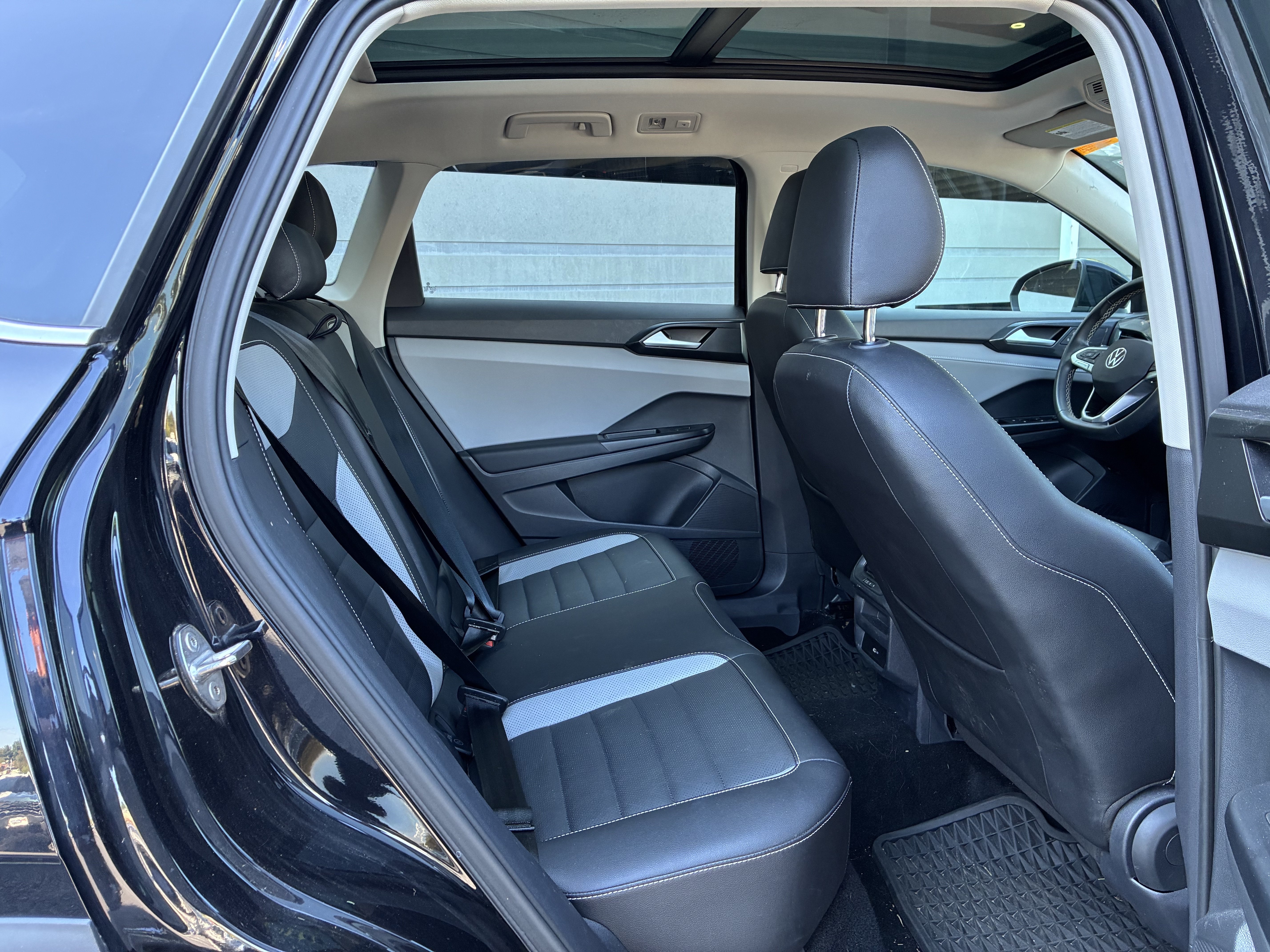 Certified 2023 Volkswagen Taos SEL AWD/4WD image 15