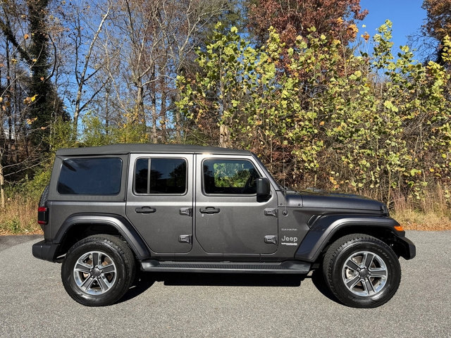 Used 2022 Jeep Wrangler Unlimited Sahara w/ Cold Weather Group image 5