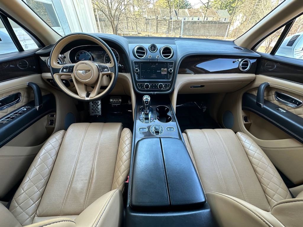 Used 2017 Bentley Bentayga W12 image 30