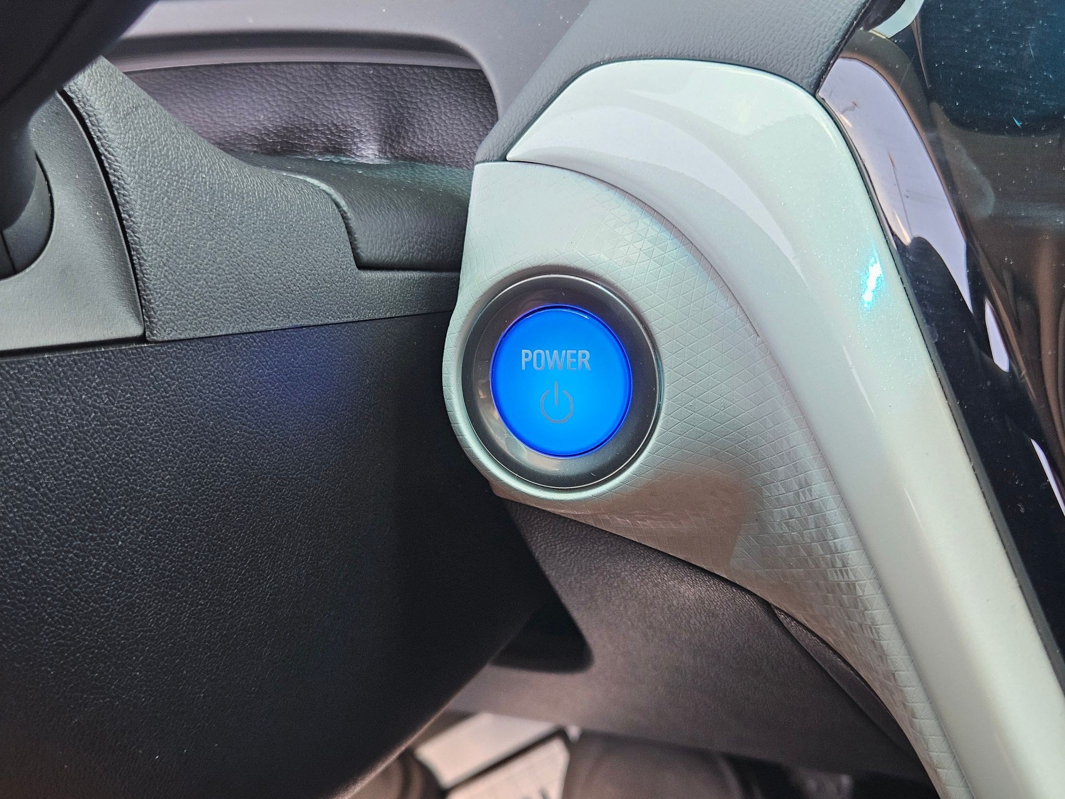 Certified 2019 Chevrolet Bolt Premier w/ Infotainment Package FWD image 21