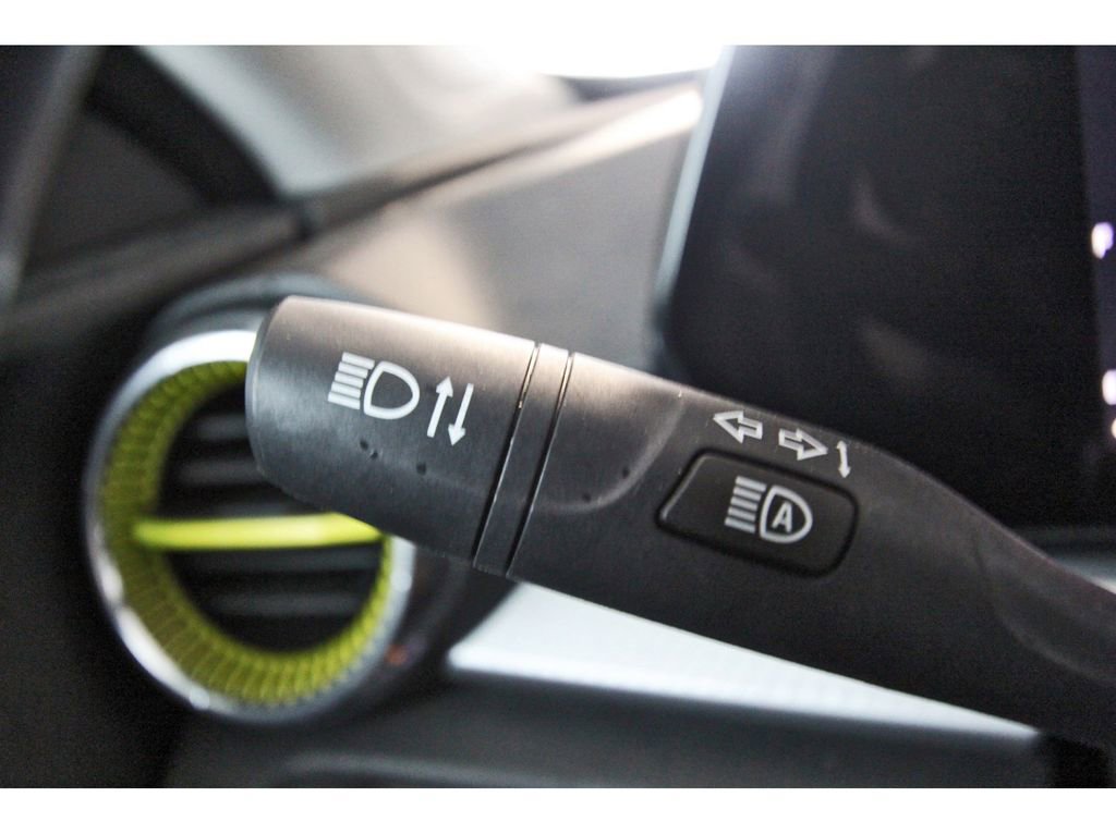 Used 2025 Chevrolet Trax LT w/ Driver Confidence Package FWD image 19