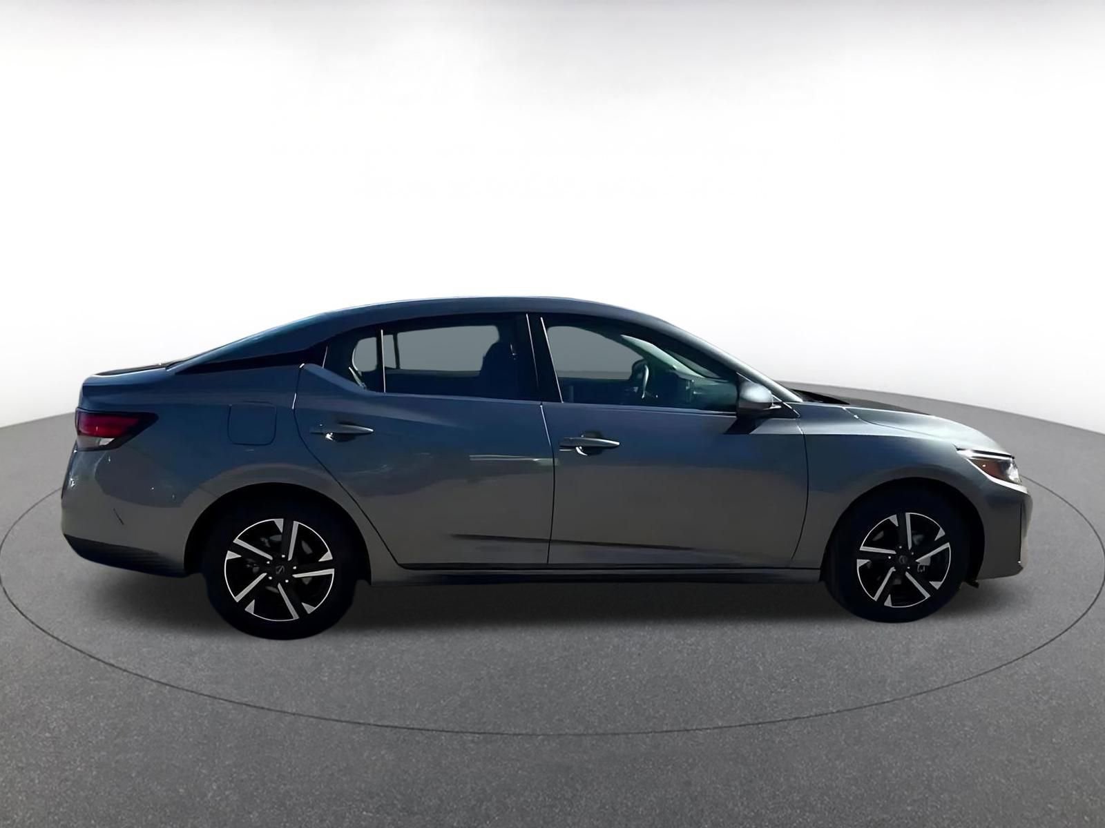 Used 2025 Nissan Sentra SV image 16