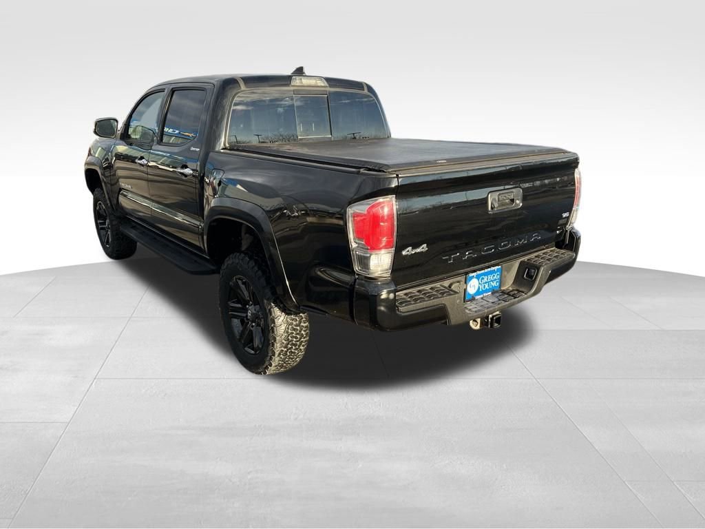 Used 2018 Toyota Tacoma Limited image 3