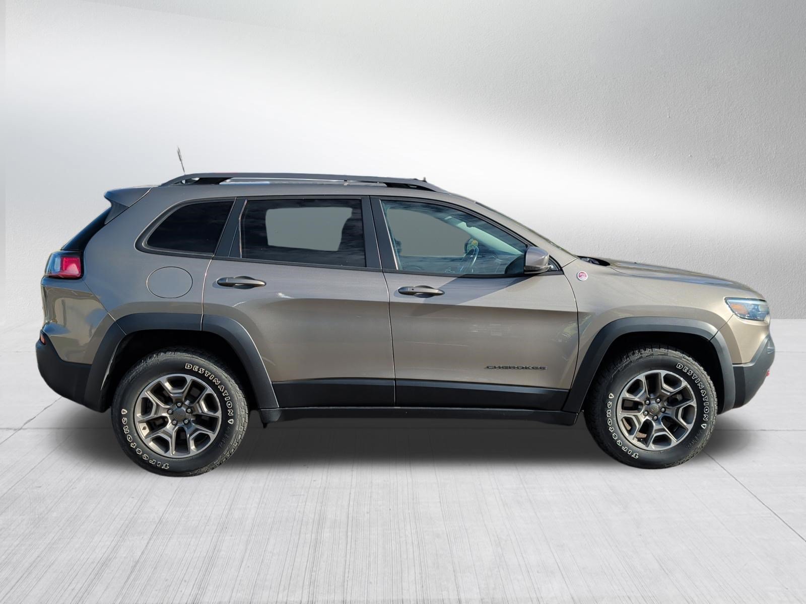 Used 2020 Jeep Cherokee Trailhawk w/ Cold Weather Group AWD/4WD image 8