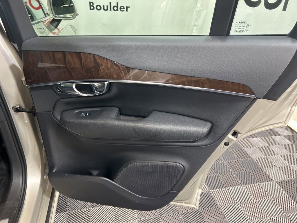 Used 2016 Volvo XC90 T6 Momentum image 13
