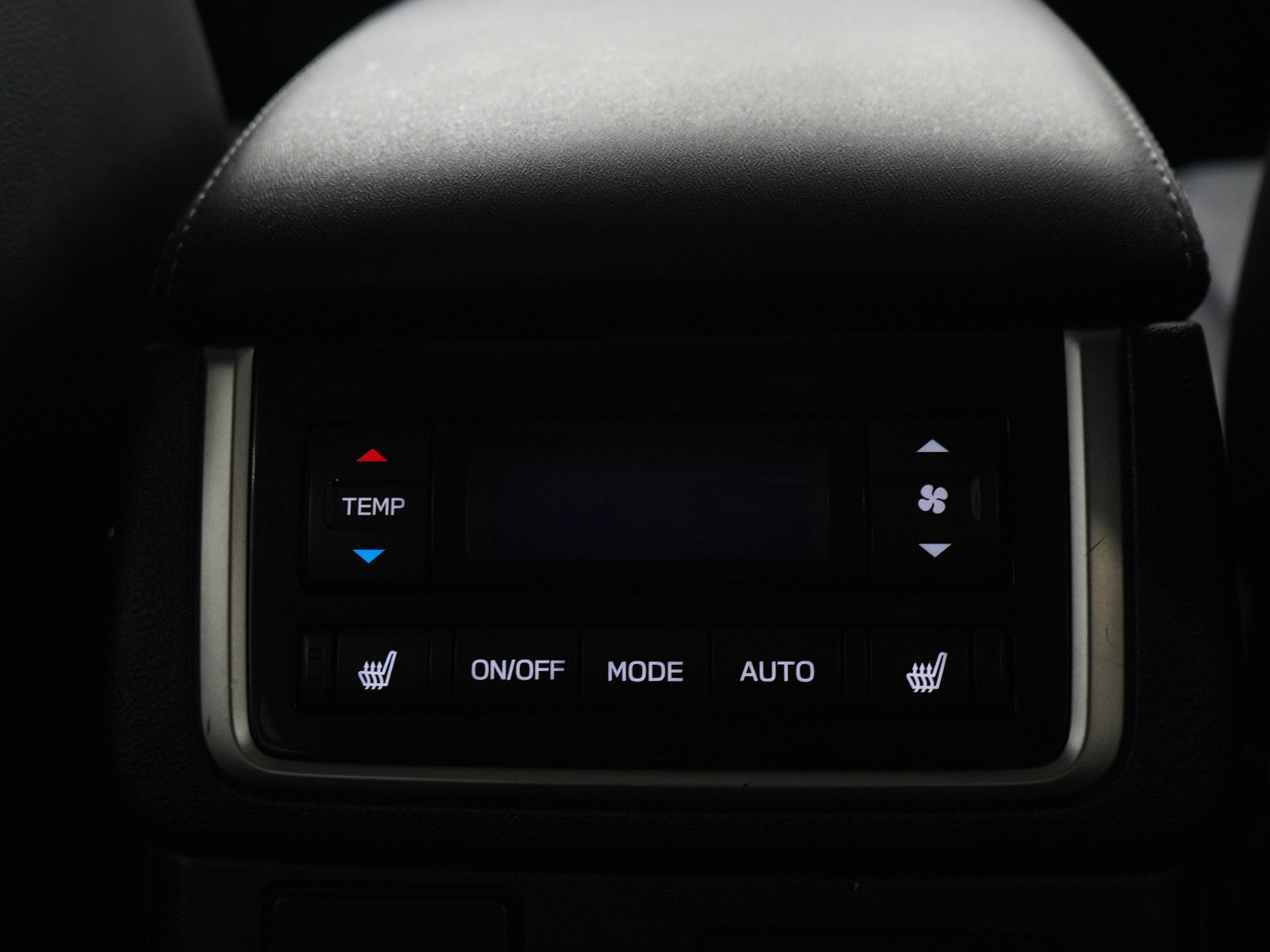 Used 2022 Subaru Ascent Limited image 14