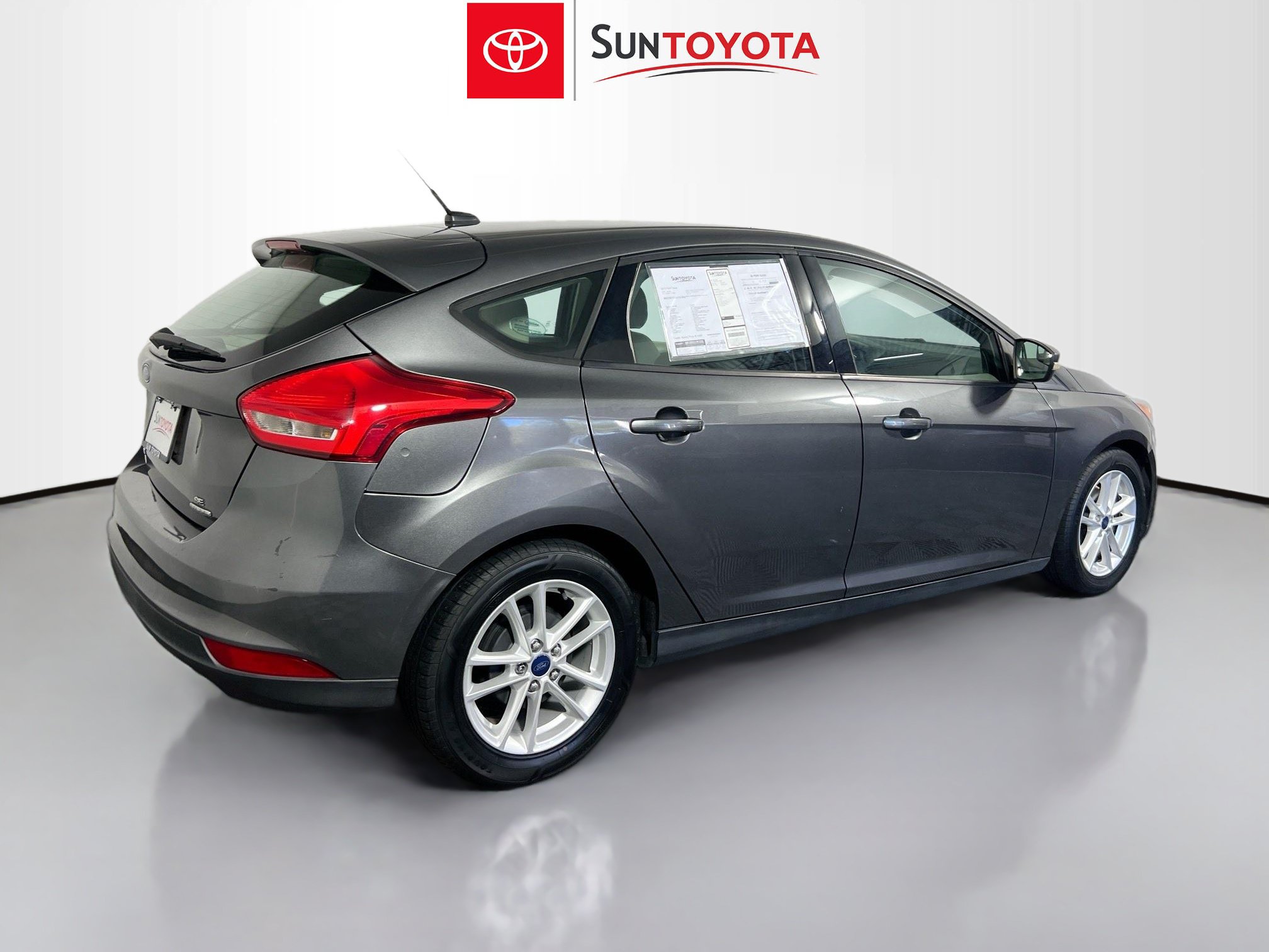 Used 2015 Ford Focus SE FWD image 4