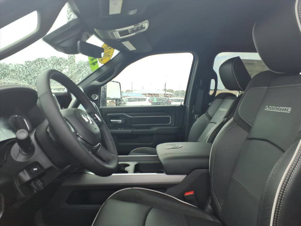 New 2026 RAM 2500 Laramie AWD/4WD image 7