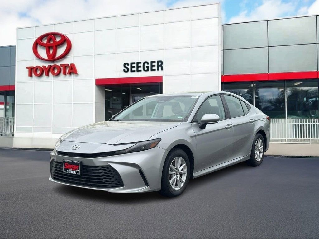 Used 2025 Toyota Camry LE FWD image 11