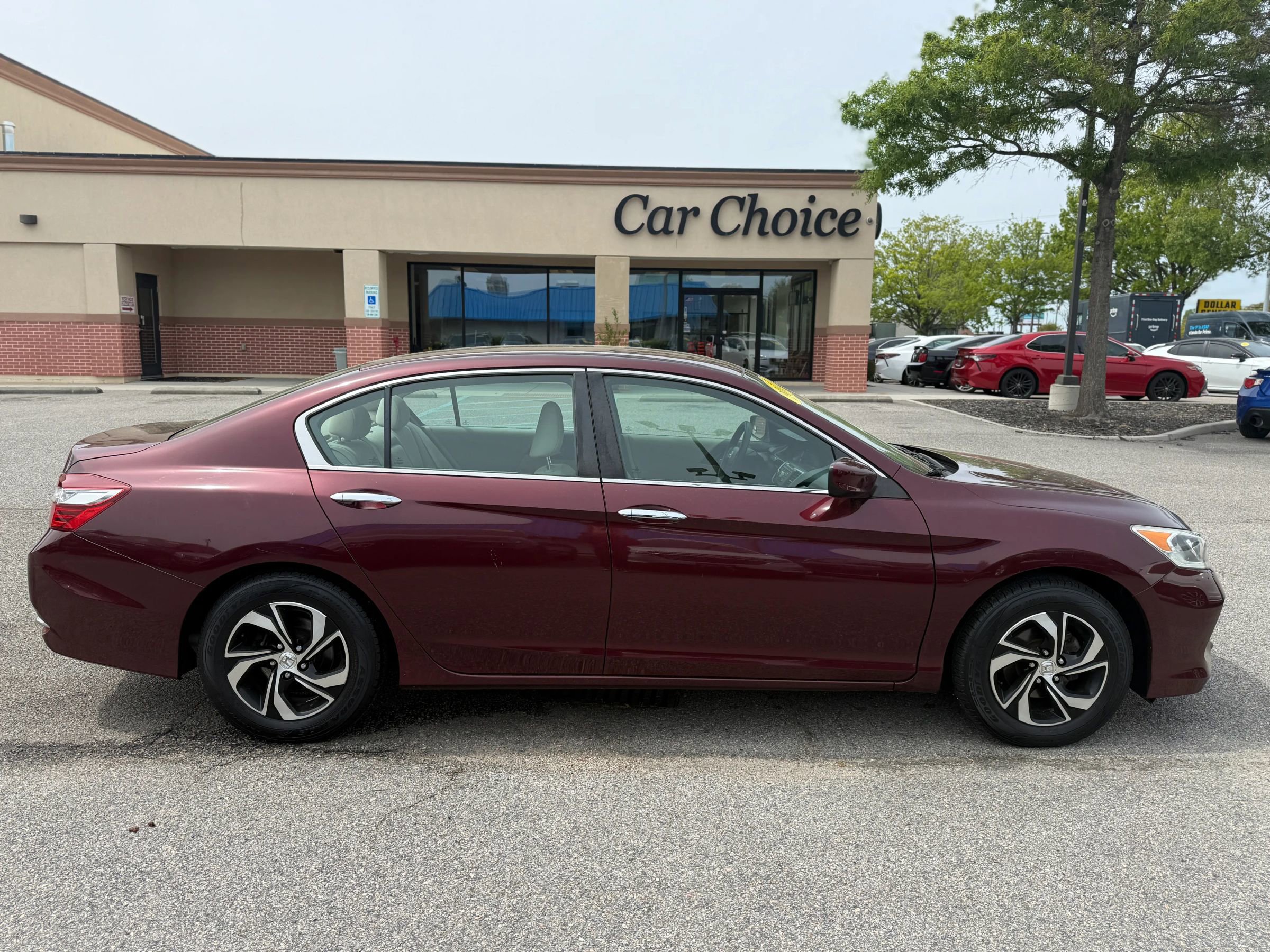 Used 2017 Honda Accord LX image 6