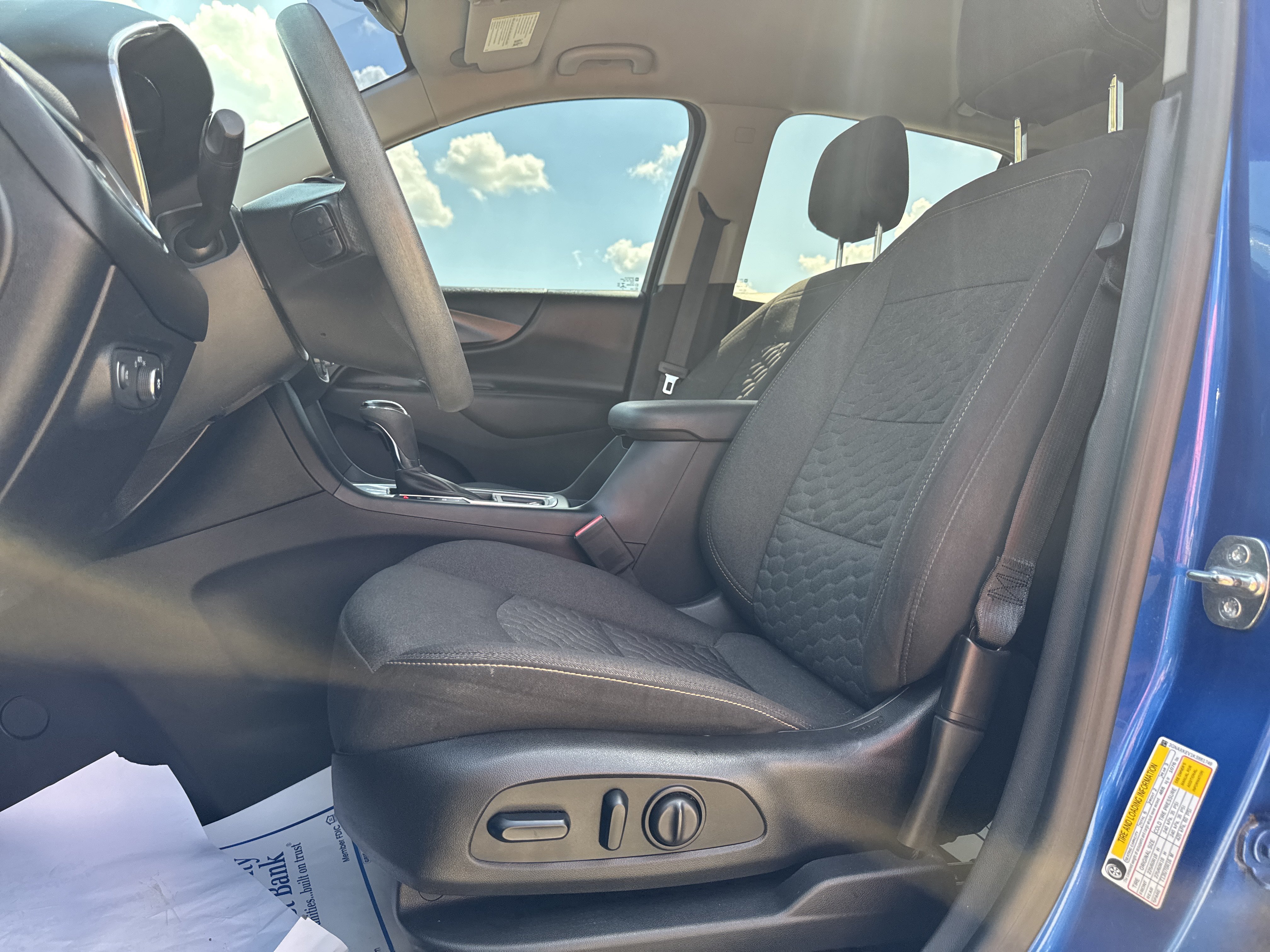 Used 2019 Chevrolet Equinox LT w/ LT Appearance Package FWD image 11