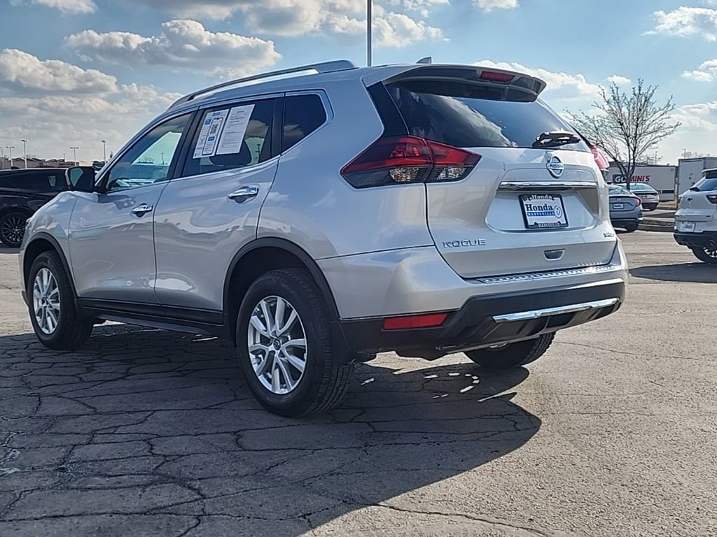 Used 2018 Nissan Rogue SV w/ Premium Package image 5