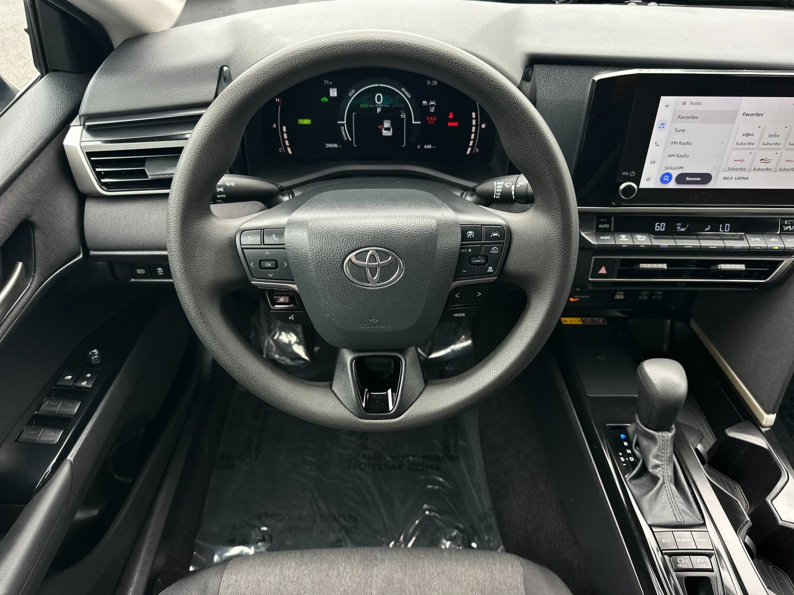 Used 2025 Toyota Camry LE FWD image 13