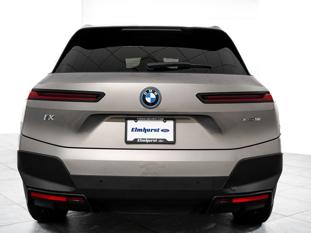 Used 2023 BMW iX xDrive50 AWD/4WD image 6