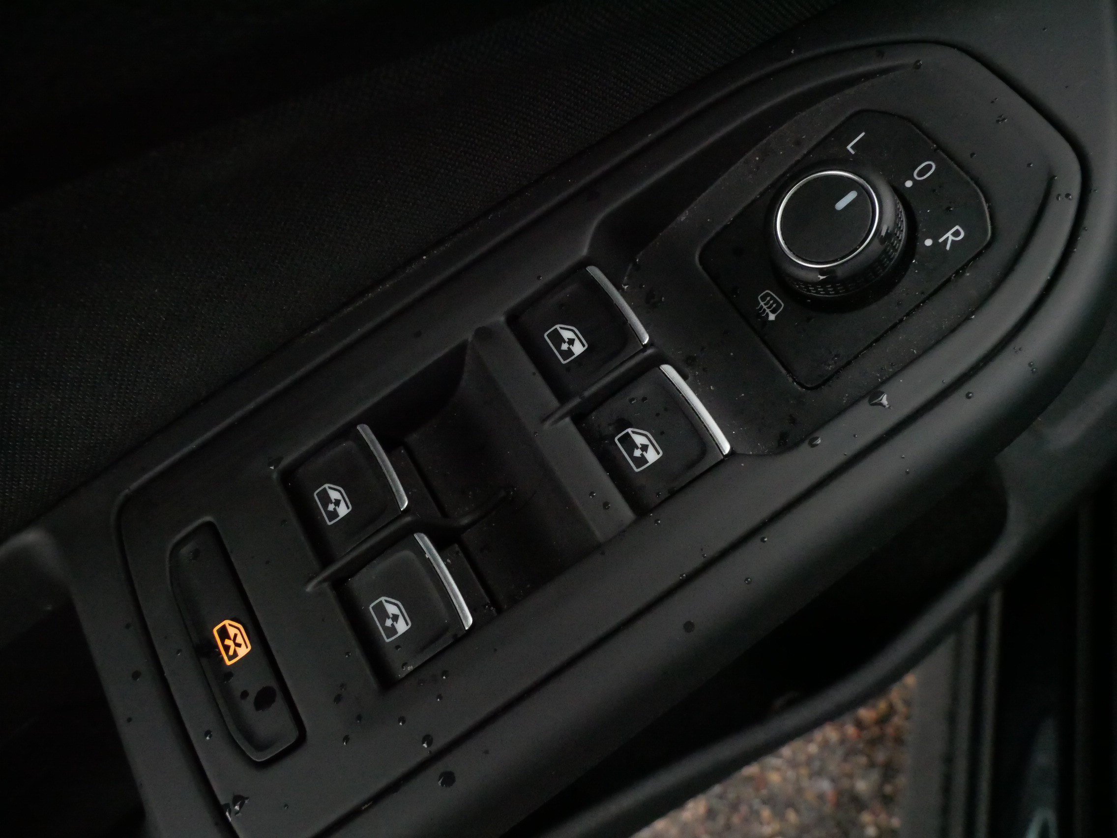 Certified 2022 Volkswagen GTI SE FWD image 19