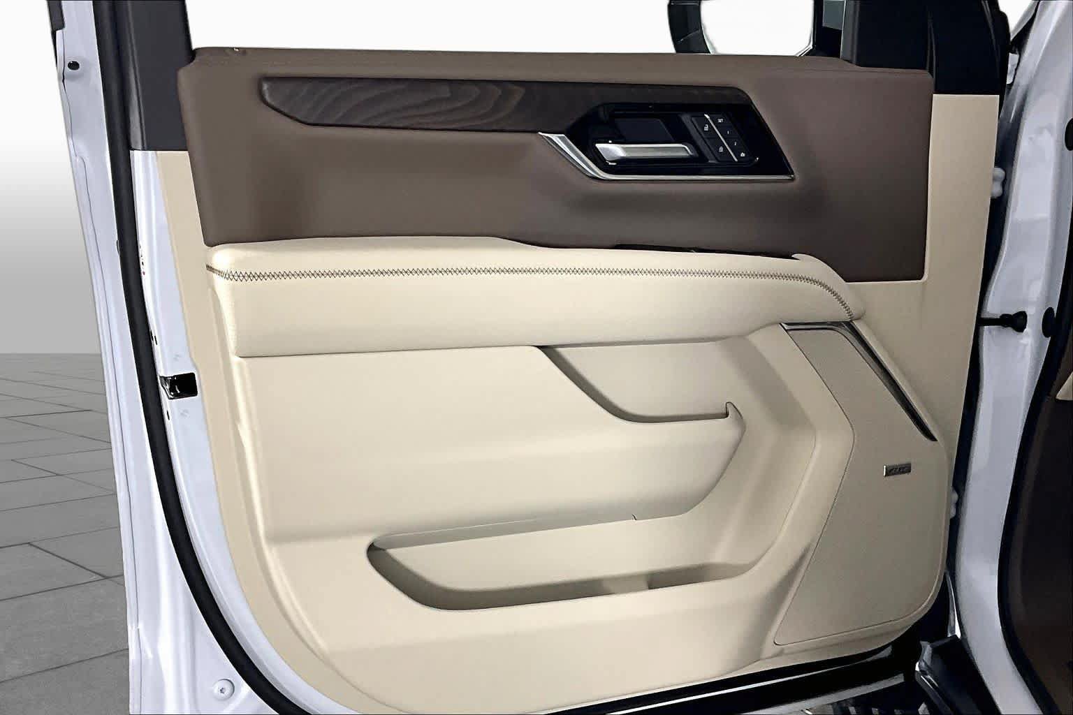 Certified 2026 GMC Yukon XL Denali w/ Sun & Power Step Package AWD/4WD image 21