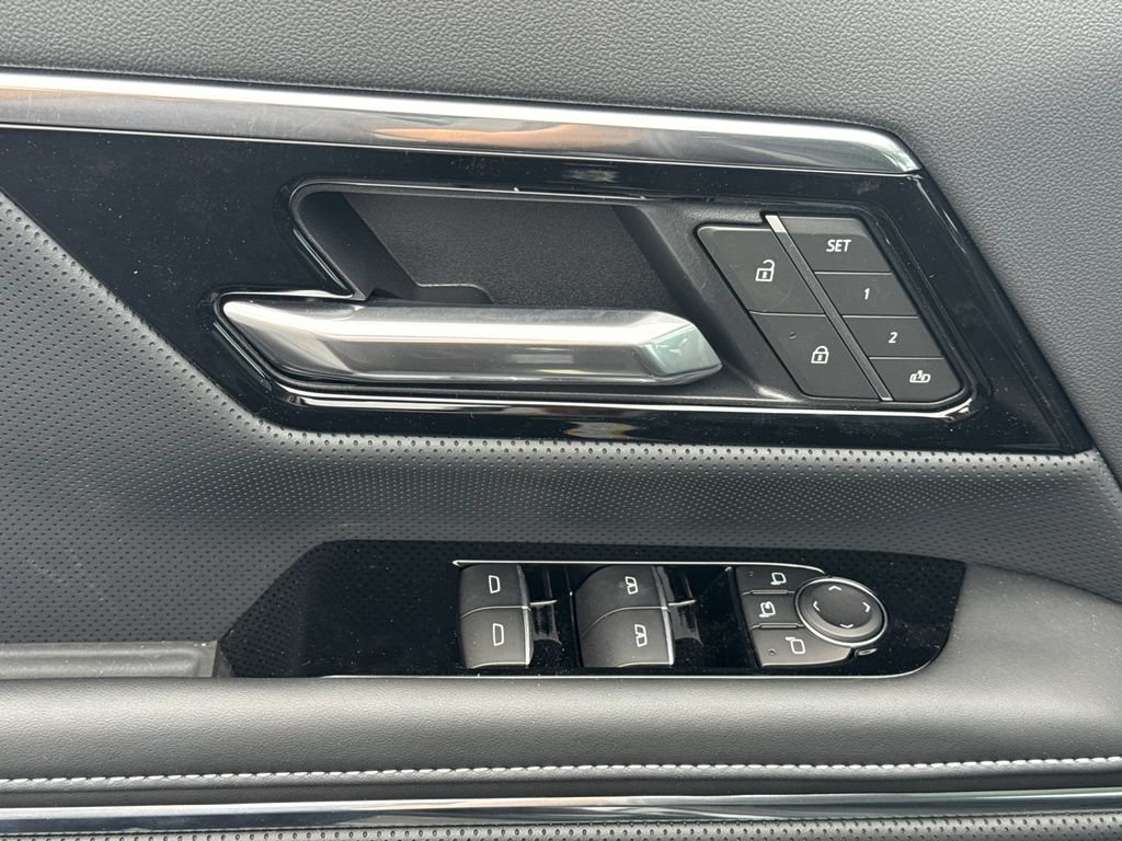 New 2025 GMC Sierra EV Denali AWD/4WD image 17