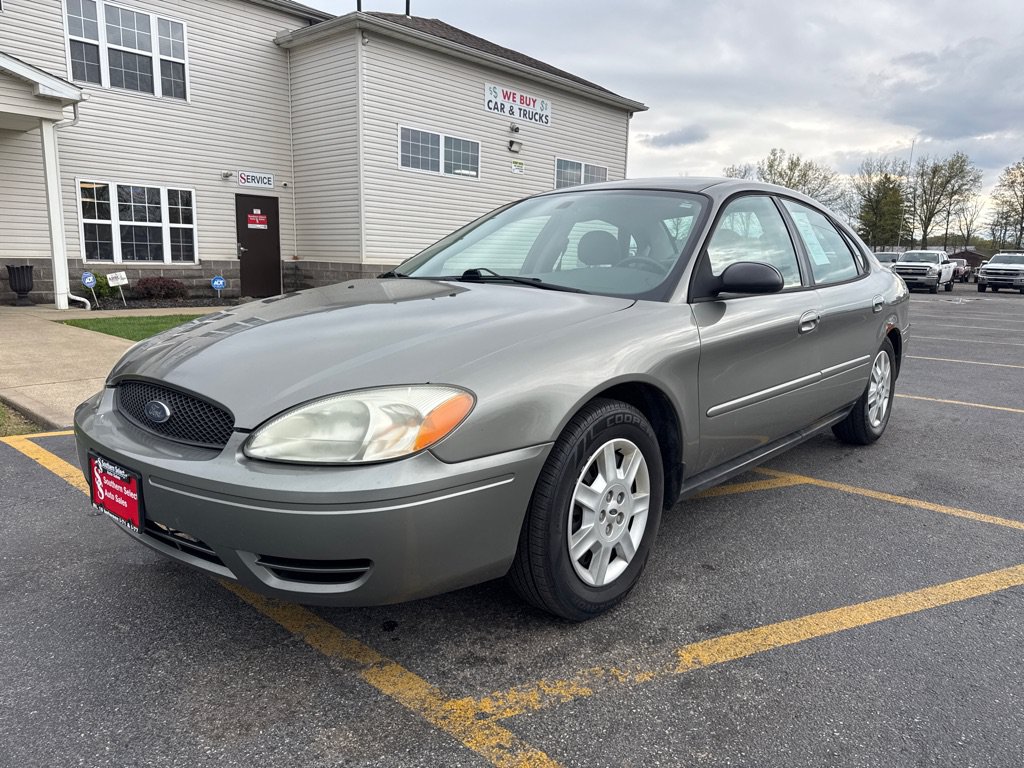 Used 2004 Ford Taurus SE FWD image 2