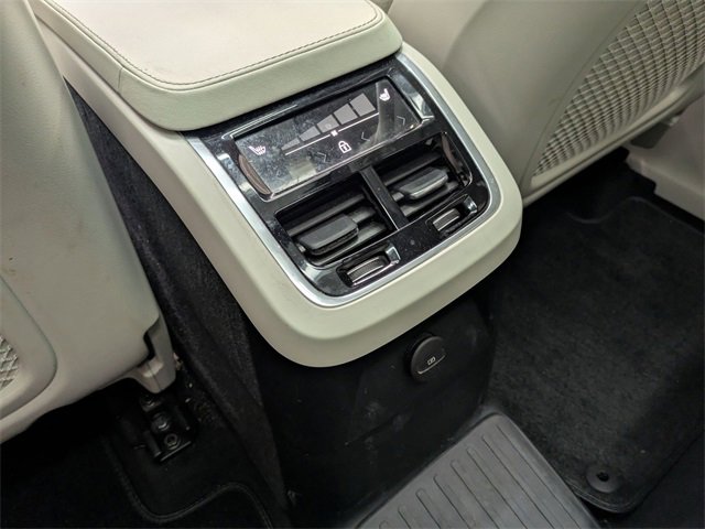 Certified 2024 Volvo XC90 T8 Plus image 28