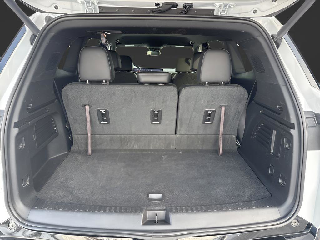 Used 2025 Buick Enclave Sport Touring image 10