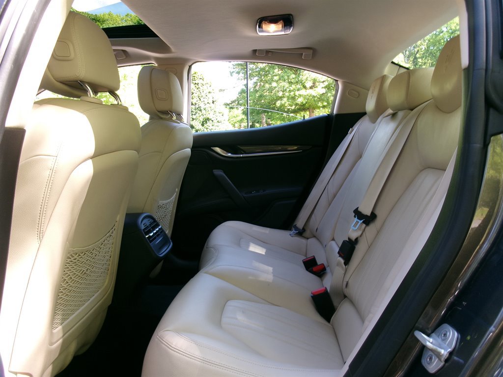 Used 2016 Maserati Ghibli RWD image 25